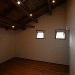 ２階天井は板貼りです。
