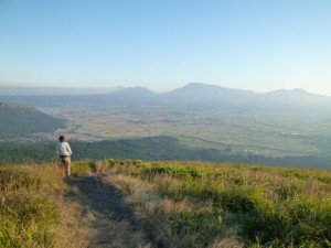 ２０１１年、阿蘇市の大観峰に行った時の写真。広大な景色が美しいです。