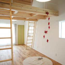 ロフトのある子供部屋は、ワクワク遊び心をくすぐります。