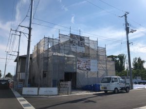 高知県香南市野市町西野にガレージと中庭をコンセプトにしたモデルハウスを建築中です。オシャレなデザインと超高性能、自然素材までを兼ね備えた、遊び心のある「ie monogatari」のコンセプトハウス（企画住宅）です。