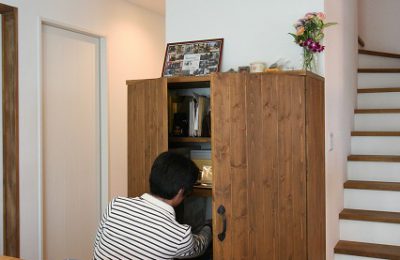 高知市にお住いのMさま。自然素材で作ったシンプルで大人ナチュラルな内装に、カッコよさも添えたお家です。